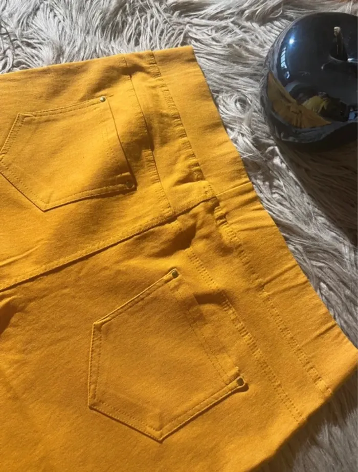 Pantalon taille 2 Christy très bon état - photo numéro 3