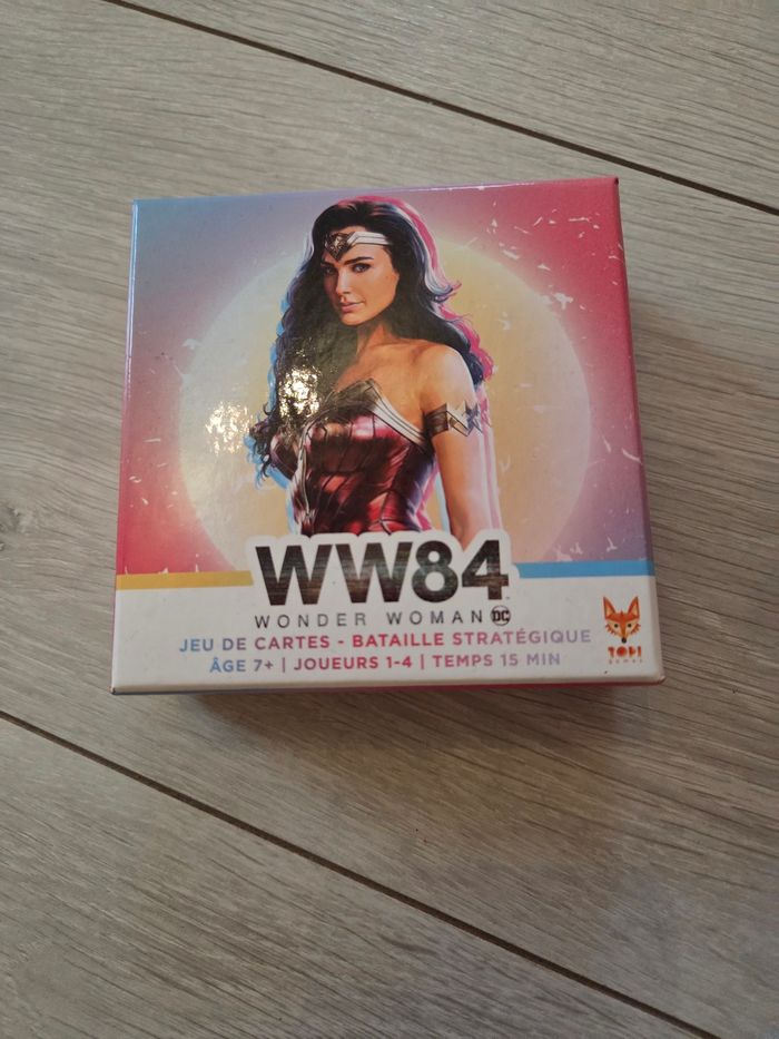 Jeu de cartes bataille stratégique Wonder woman 84