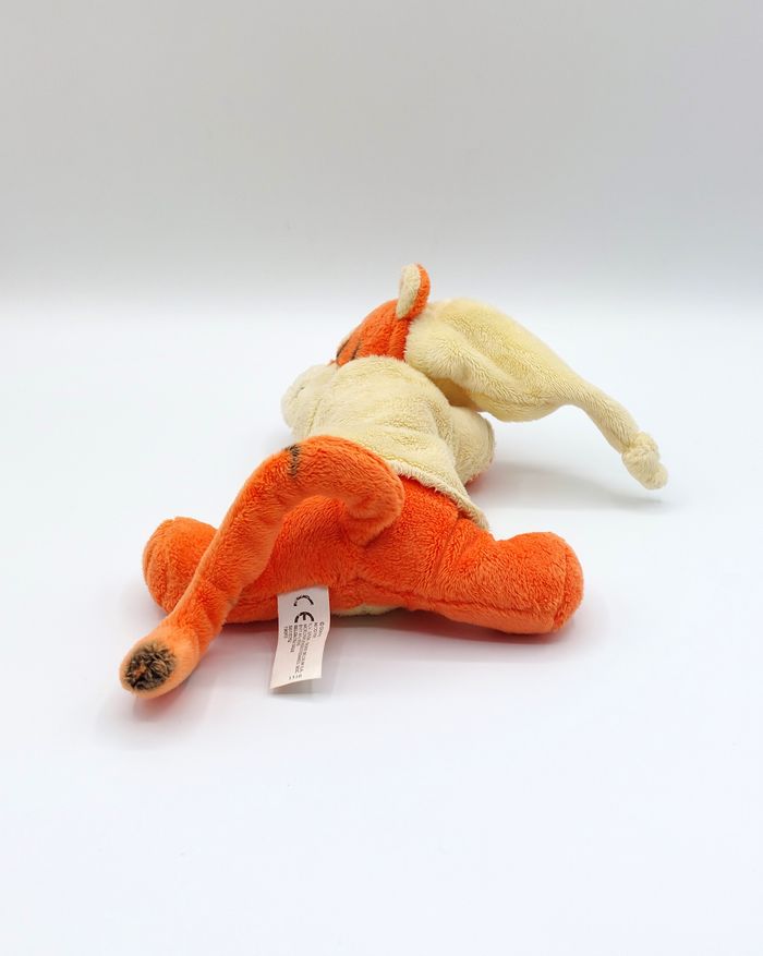 Peluche doudou tigre Tigrou qui dort DISNEY NICOTOY SIMBA bonnet jaune 20 cm - photo numéro 4