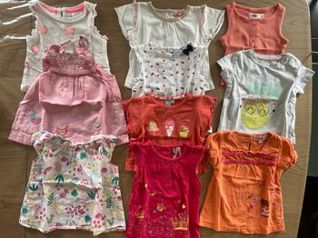 Lot de 10 tee-shirts / débardeurs