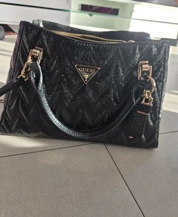Sac a main Guess noir brillant