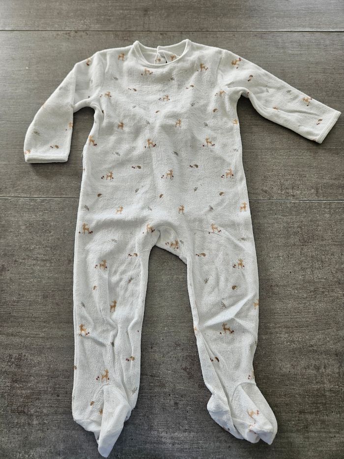 2 pyjamas