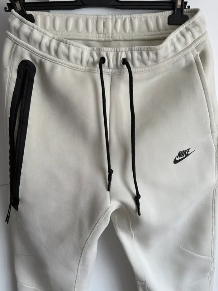 Pantalon survêtement Nike taille M - photo numéro 2