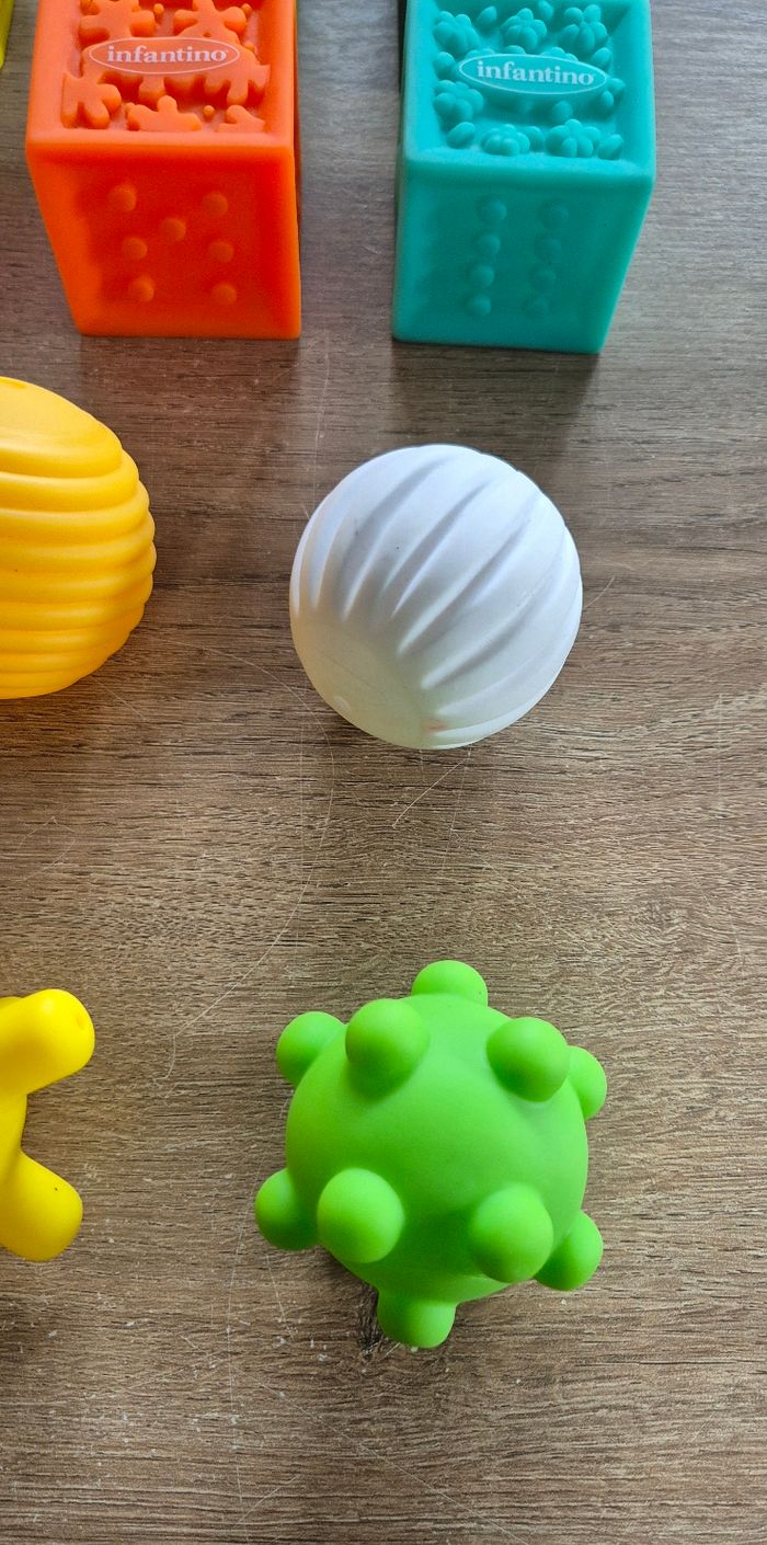 Lot cubes et balles sensorielles - photo numéro 8