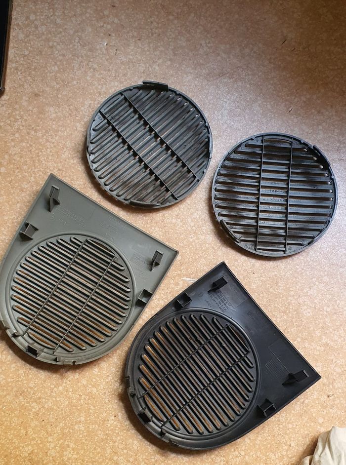 Grilles cache hauts parleurs