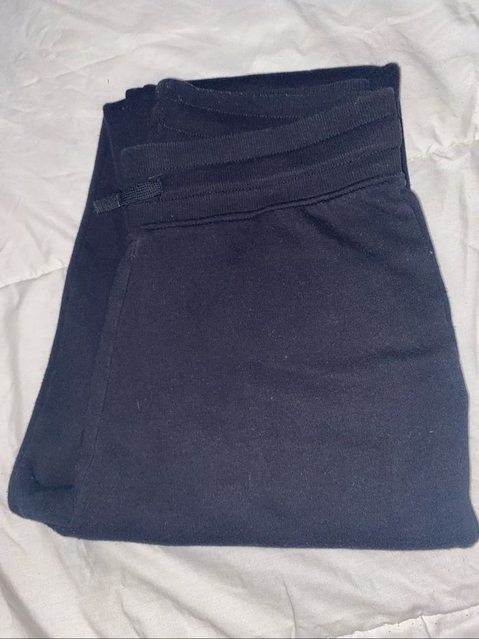 LOT DE VÊTEMENTS - photo numéro 6