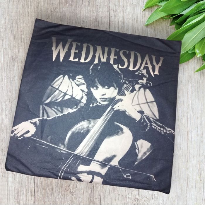 Housse de coussin mercredi famille Addams wednesday Jenna ortega - photo numéro 3