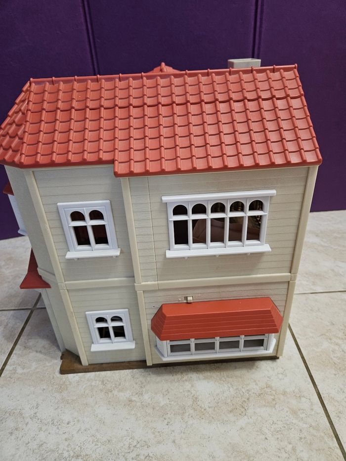 Maison et personnages sylvanian families - photo numéro 7