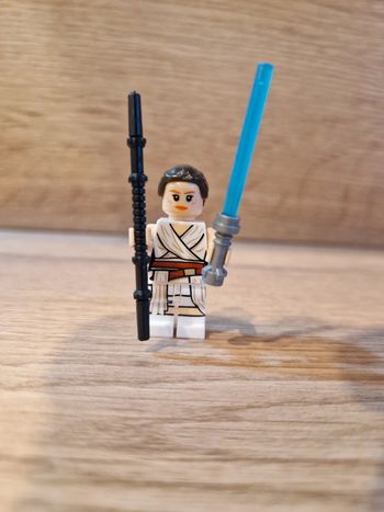 Figurine type lego Jedi Rey Skywalker star wars