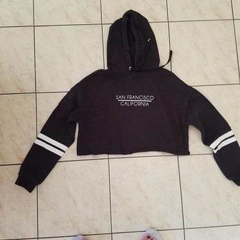 sweat court à capuche T.S