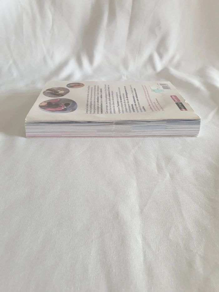 Livre 60 activités Montessori pour mon bébé - photo numéro 3