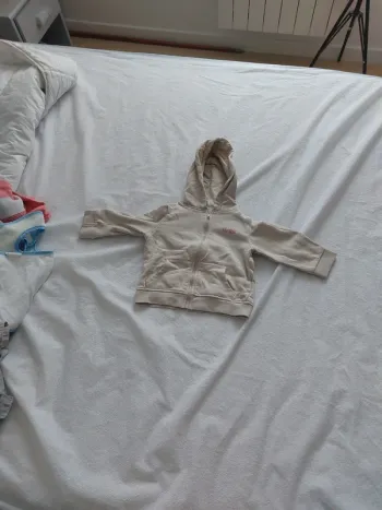 Veste à capuche fille  18mois