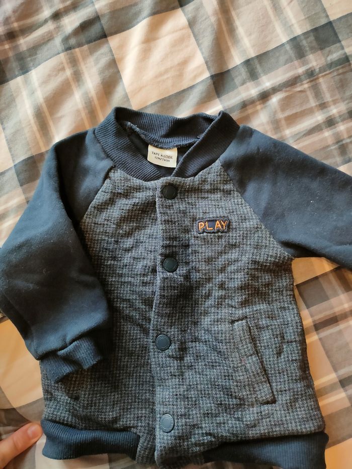 Lot vêtements 12 mois - photo numéro 3