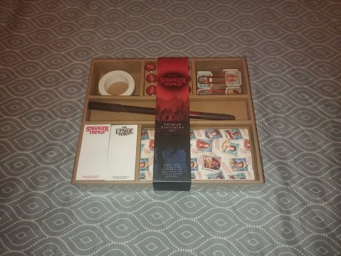 Set papeterie stranger things