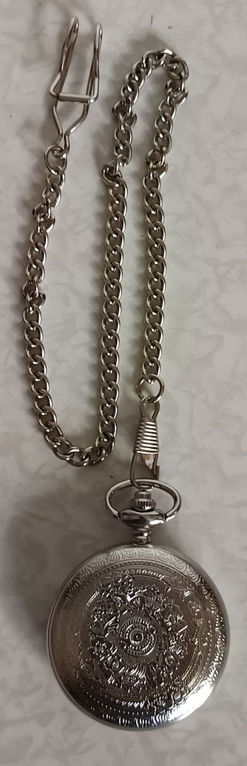 Montre Quartz à Gousset De Poche avec chaine de 35 cm longueur ouverture capot