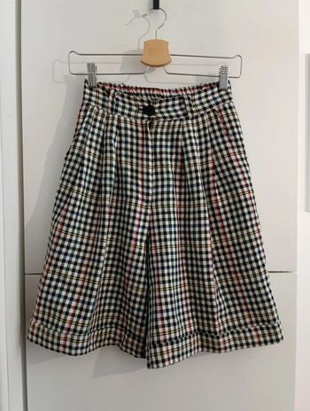 Bermuda à carreaux vintage dominante noire blanc et rayures multicolores taille 32/34