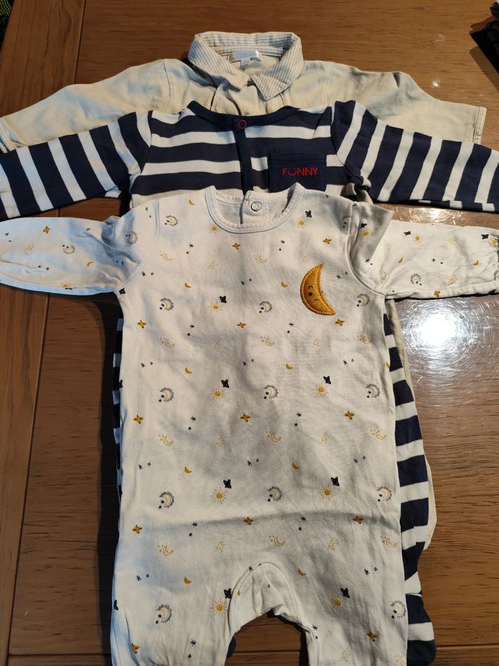 Lot de 3 pyjamas taille 9 mois