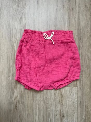 Short Kiabi rose gaz de coton 12 mois