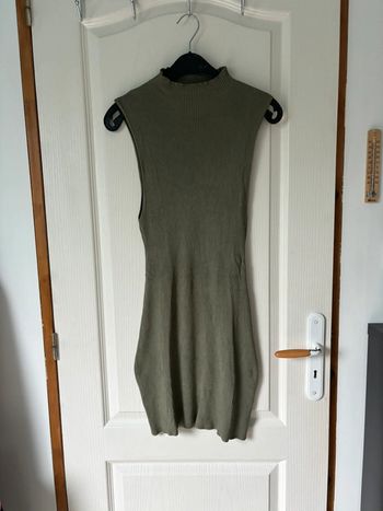 Robe moulante côtelé kaki sans manches