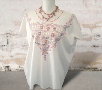 Magnifique blouse blanche en coton brodée ethnique taille unique jusqu’au 42/44