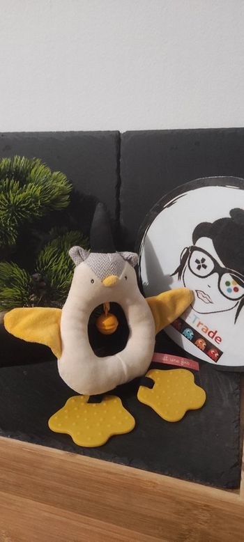 Hochet il était une fois Moulin Roty anneau dentition chapeau jaune gris Grelot