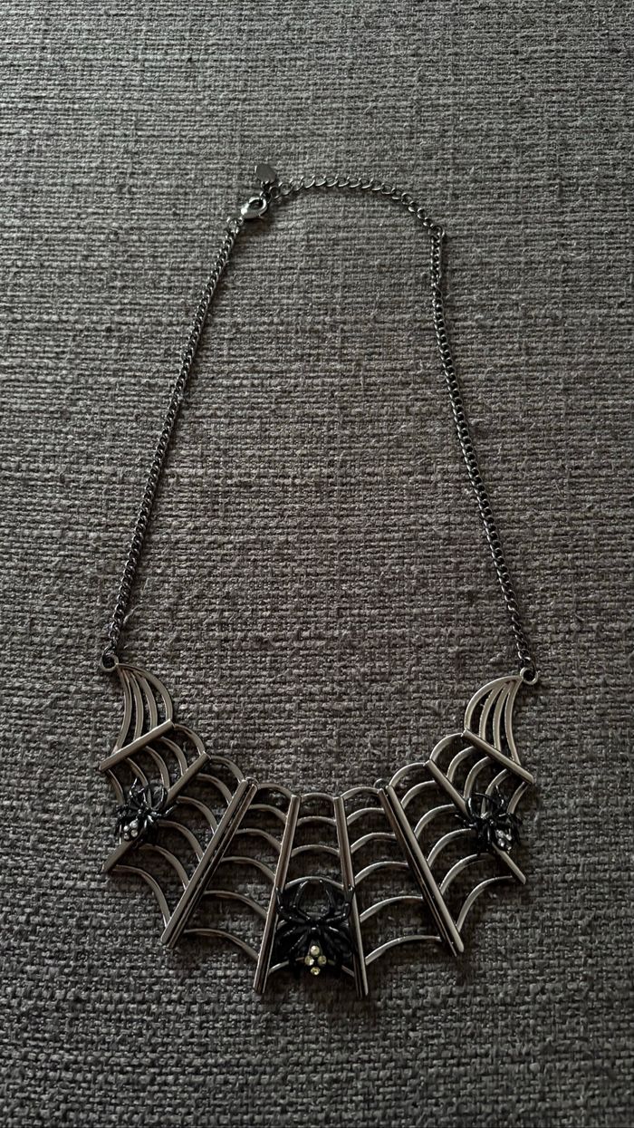 Collier ajustable Toile d’araignée Halloween
