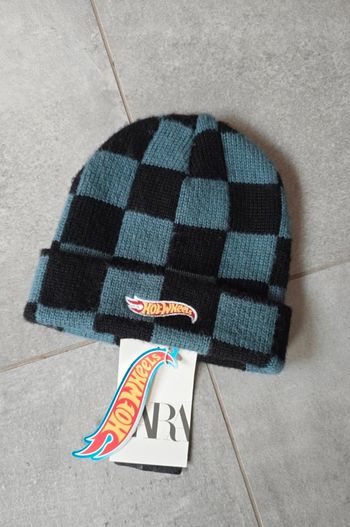 Bonnet "court" 