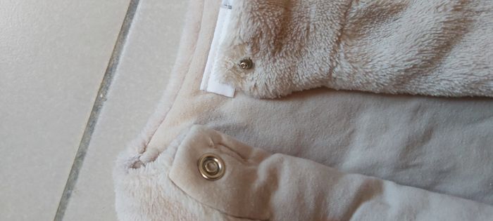 Gilet sans manche 6 mois - photo numéro 5