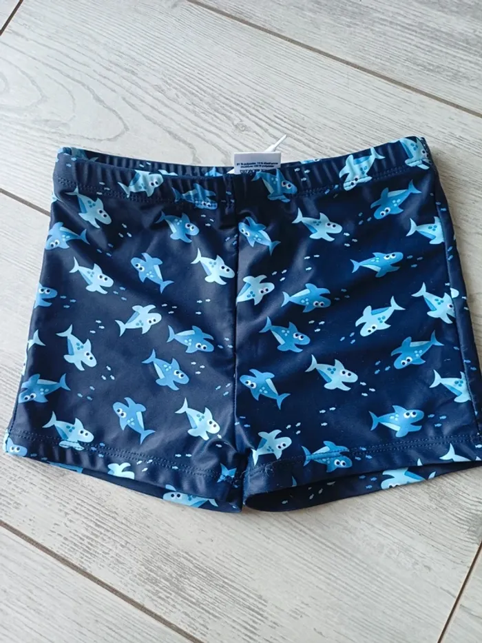 2 Maillots de bain garcon 5-6 ans dont un pat patrouille - photo numéro 5