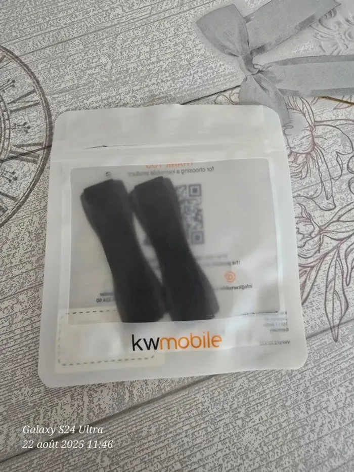 Support téléphone à coller