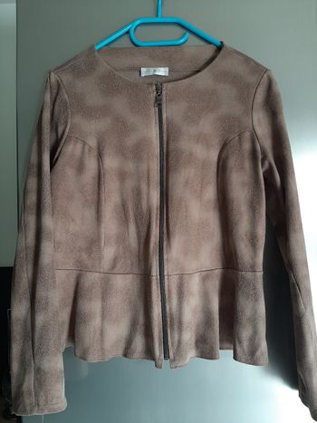 Veste beige aspect peau de pêche