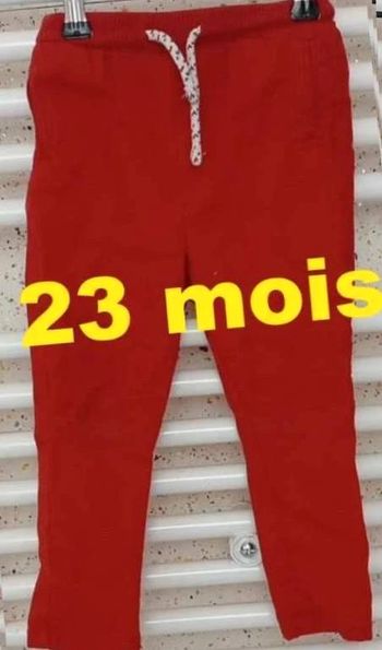 Pantalon  rouge  avec  cordon  rouge  Tape  à  l'Oeil  Taille 23  mois
