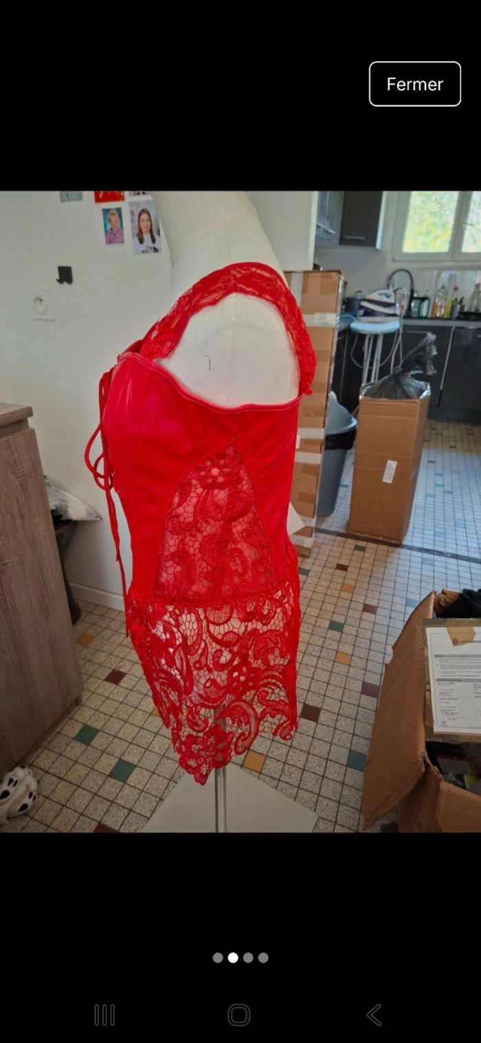 Tenu sexy rouge femme taille 40 neuf - photo numéro 2
