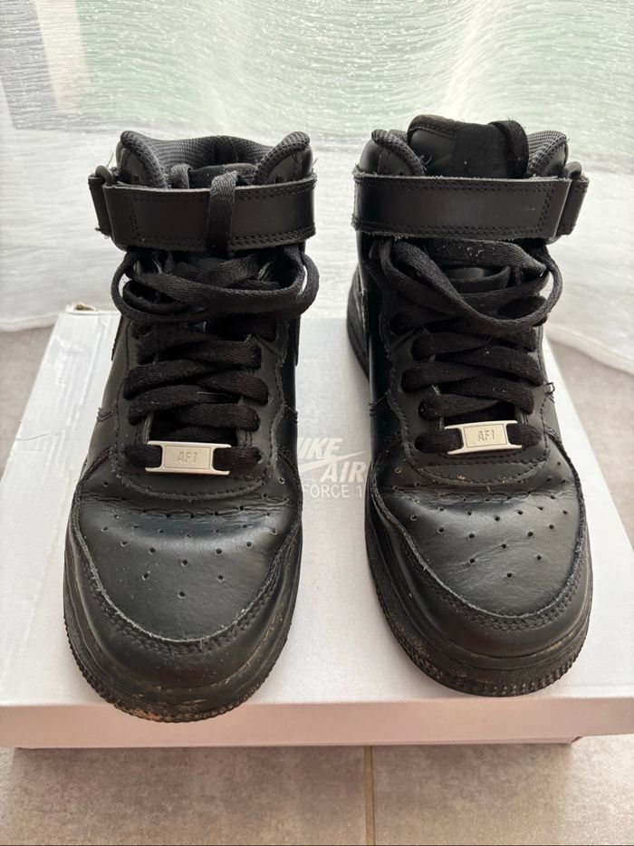 Nike - air force 1 mid noir T35,5