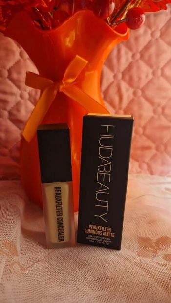 Huda Beauty Fauxfilter luminous matte correcteur liquide Cotton candy 2.3B 9ml. neuf jamais utilisé jamais ouvert