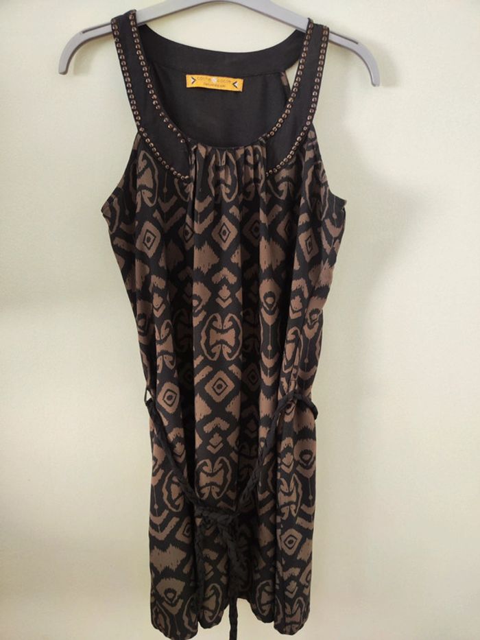 Robe noire et marron