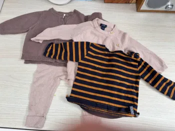 Lot de 4 vêtements taille 6 mois