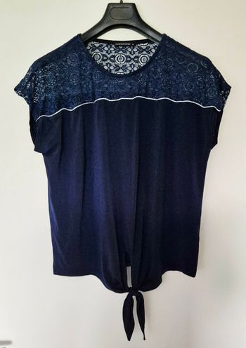 Haut bleu marine dentelle et nœud - Taille XL