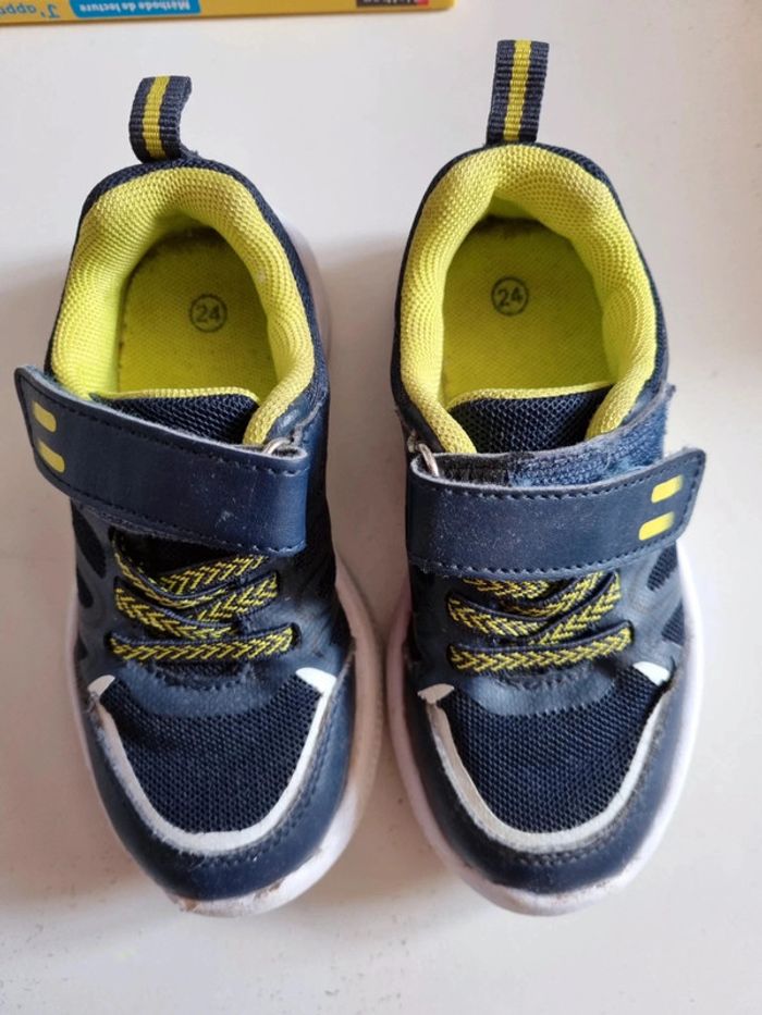 Chaussures lumineuses pointure 24