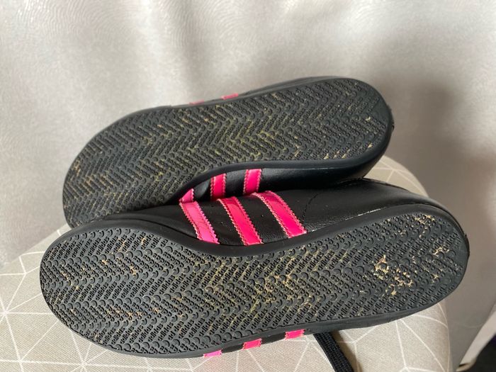 Baskets Adidas cuir noir et roses 39 1/2 - photo numéro 6