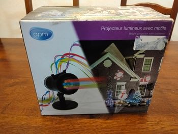 Projecteur lumineux avec motifs