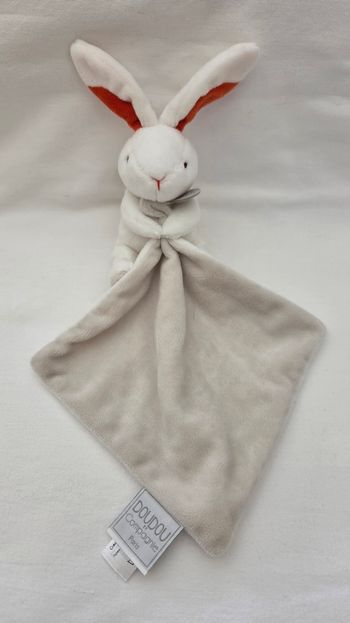Doudou et compagnie Lapin blanc avec mouchoir gris - RGDS