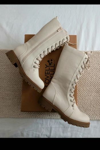 Bottes beige zippées neuves dans leur boîte d'origine 🏷  Pointure 32