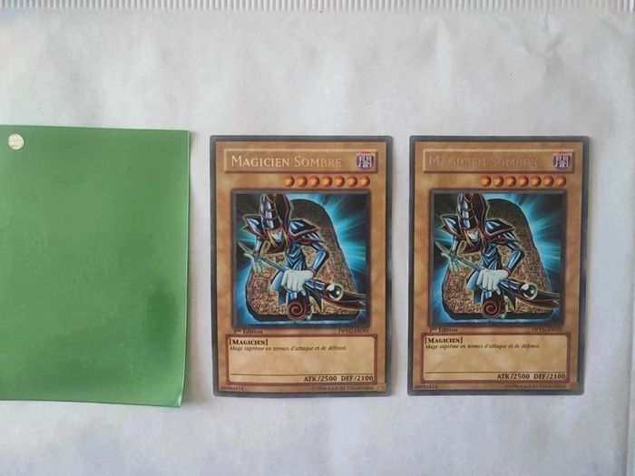 2 cartes Yu-Gi-Oh! Magicien sombre 1 ère édition dpyg-fr001