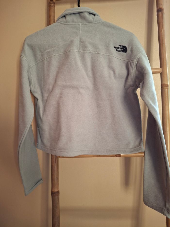 Polaire The North Face femme grise 🩶 | Taille M | Neuve avec étiquette - photo numéro 4