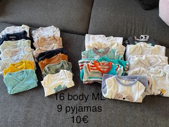 Body et pyjamas 1 mois