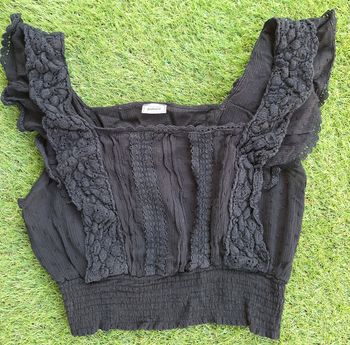HAUT A VOLANTS NOIR - TAILLE M - PIMKIE
