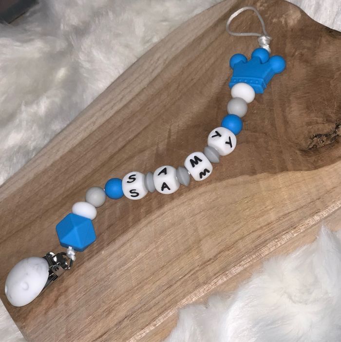 Attache-tétine en silicone personnalisé - photo numéro 2