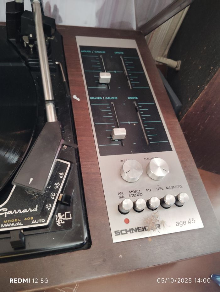 Tourne disque avec enceinte - photo numéro 2