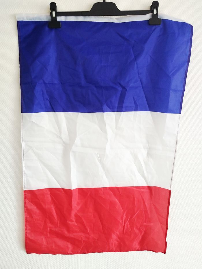 Drapeau Français taille 90x60 cm - photo numéro 2
